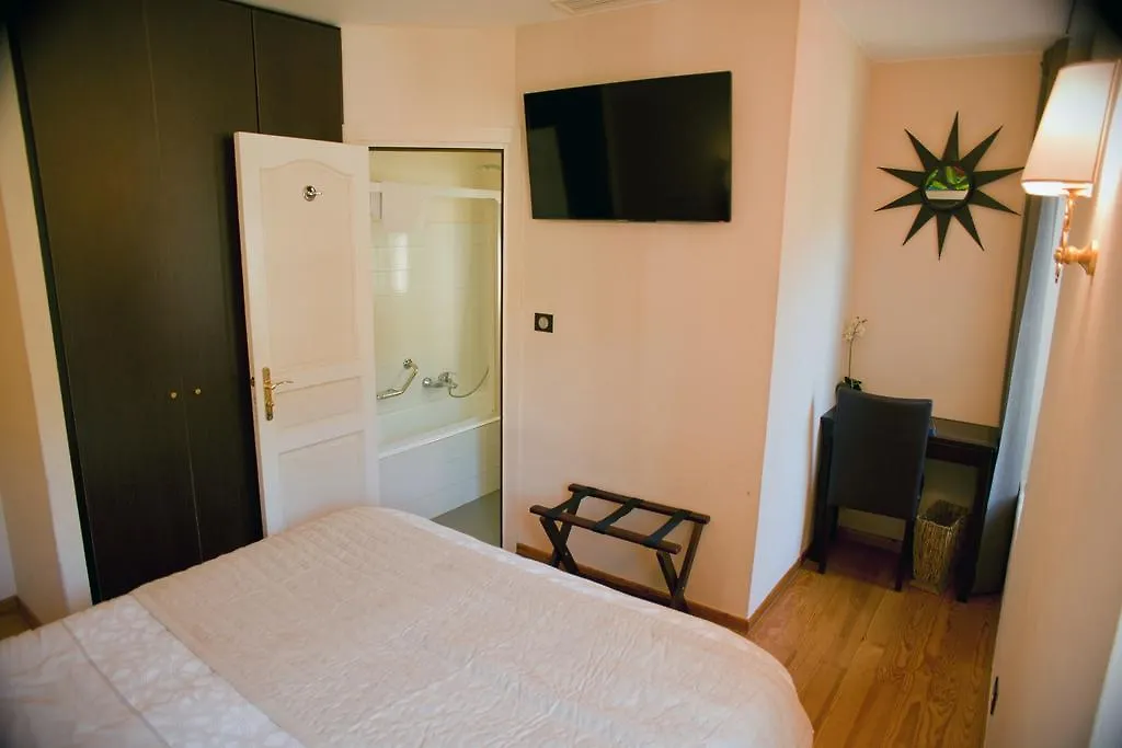 Hotel Restaurant Les Deux Freres Roquebrune-Cap-Martin 2*,